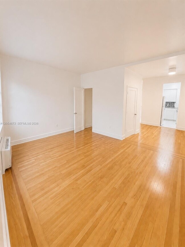 Building Photo - 322 25th St Unit 2
