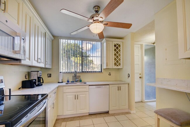 Building Photo - 4815 Esedra Ct