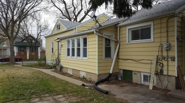 Building Photo - 3 bedroom Single Family
