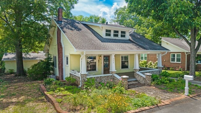 Photo - 253 15th St NW