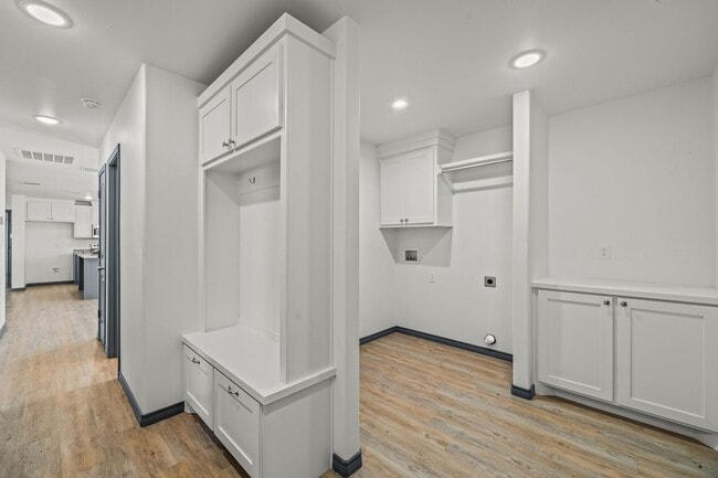 Photo - 8536 E County Rd 5500