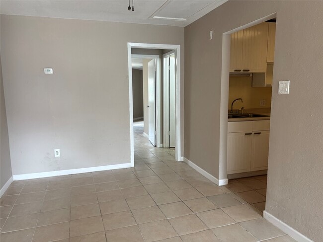 Photo - 1014 Graham Dr Unidad I3
