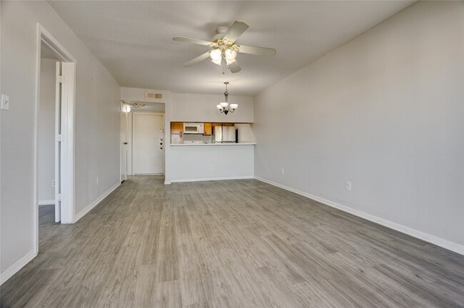 Photo - 3015 Walnut Bend Ln Unidad 35