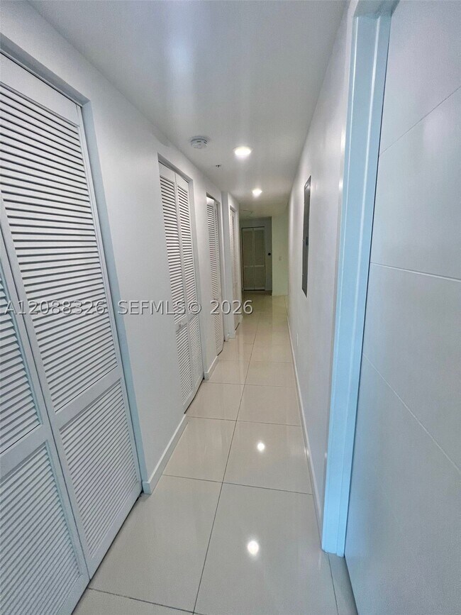 Building Photo - 7661 NW 107th Ave Unit 207