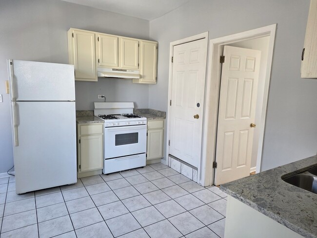 Photo - 1025 W Cullerton St Unit 3F