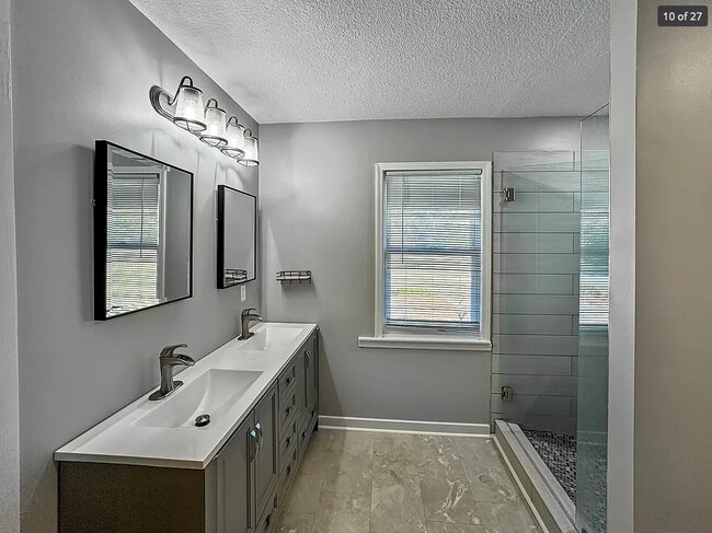 Photo - 1612 Vada Rd