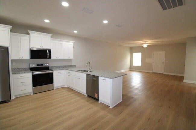 Photo - 326 S 5th St