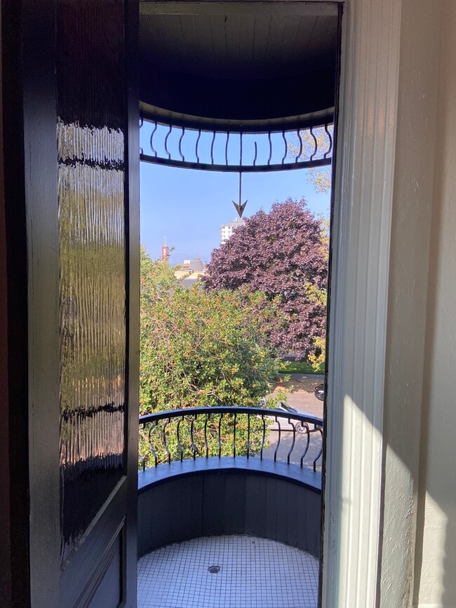 Photo - 320 N Yakima Ave Unidad 2