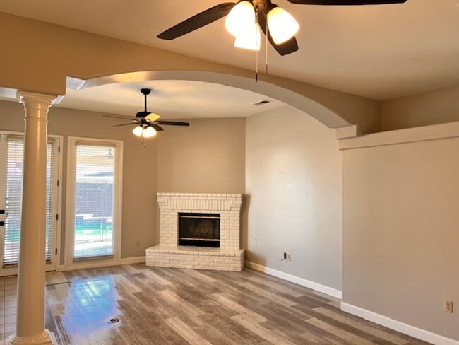 Photo - North West Bakersfield Home for Rent with Pool!