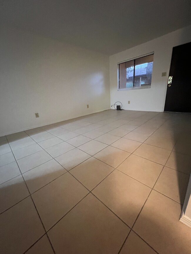 Photo - 629 Kingman Ave Unit C