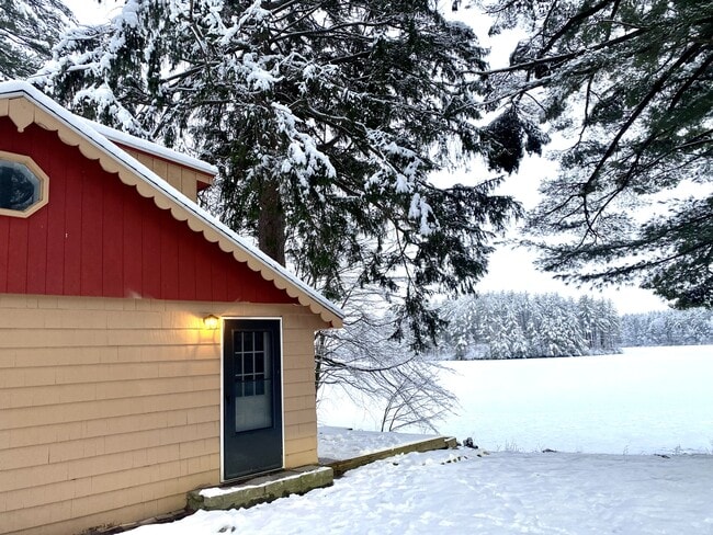 Building Photo - 2 Fox Ln