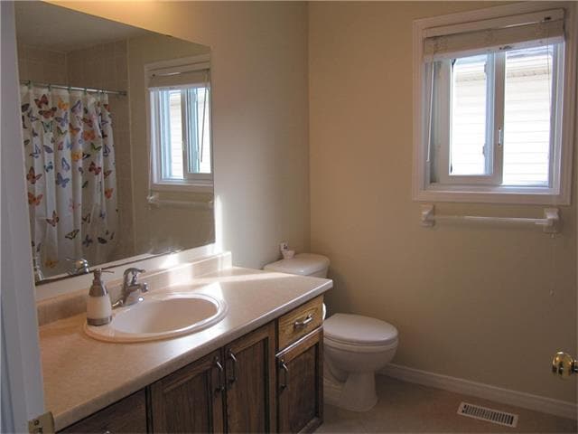 Photo - 98 Mountain Laurel Cres