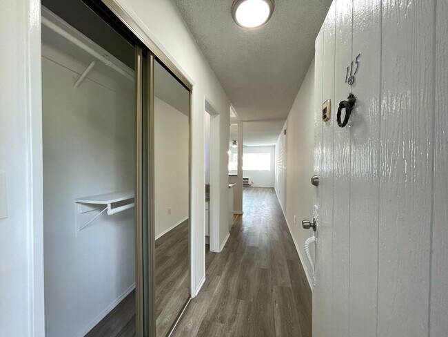 Photo - 14220 Burbank Blvd