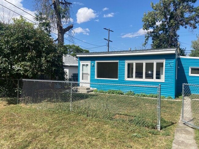 Advant Properties (2) - Advant Properties (2) Apartment Unit 705 6th Ave N