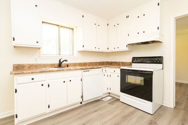 Photo - 5801 Clover St