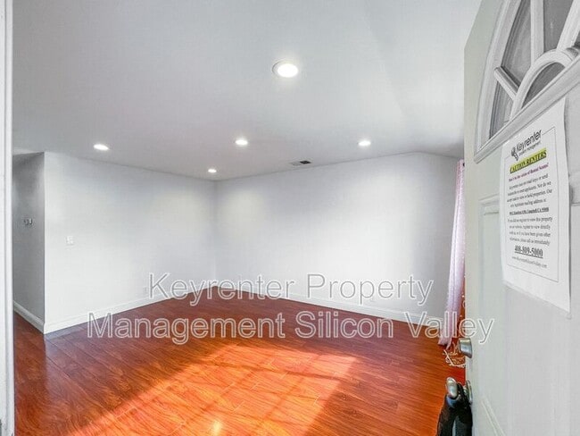 Photo - 1718 Vista Glen Dr