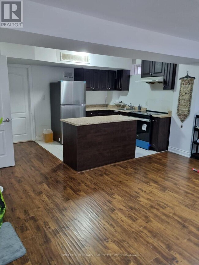 Photo - 33 Little Britain Cres