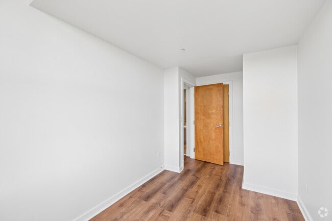 1BR, 1BA - 528SF - Bedroom