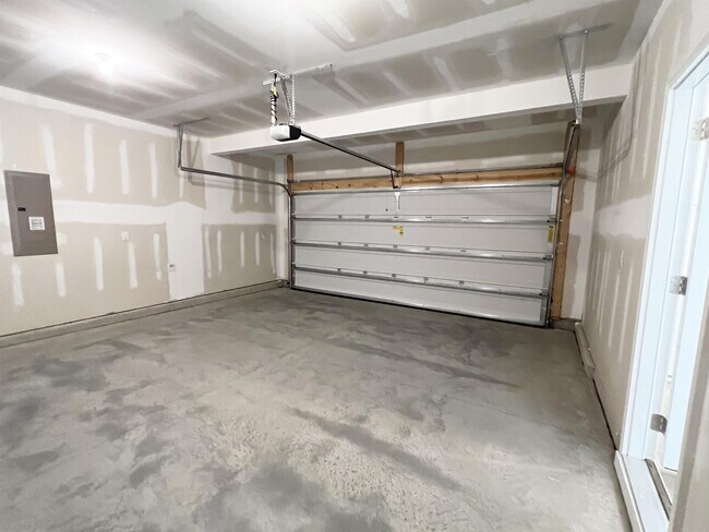 Photo - 324 Highview Dr