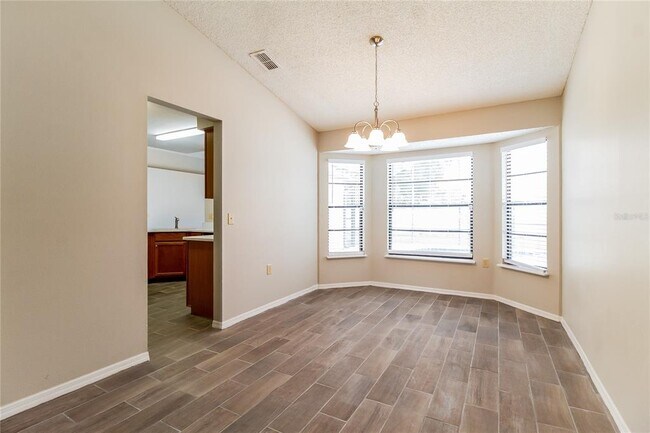 Photo - 257 Churchill Ct