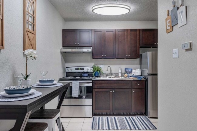Photo - Villa West Apartments