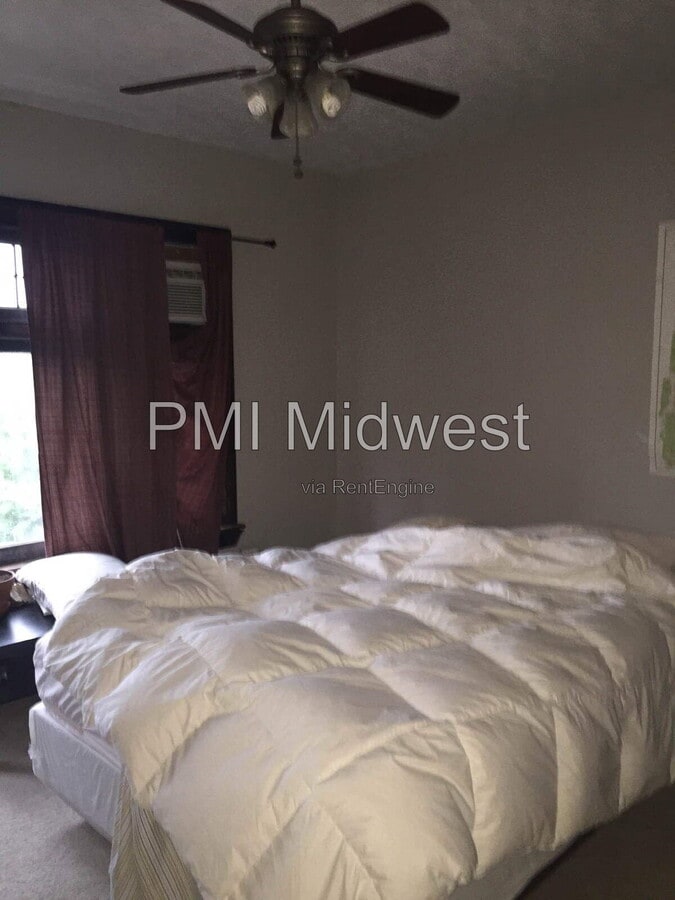 Photo - 103 E 9th St Unit Apartment 32