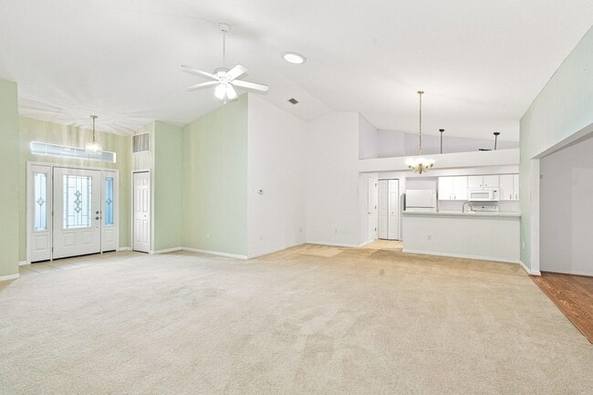 Photo - 11220 Hollander Ave