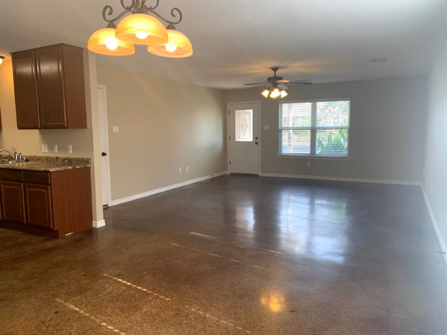 Photo - 5209 Graceland Dr