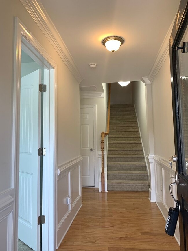 Photo - PRIME LOCATION, 3 Bedrooms Suites Apex TH ...