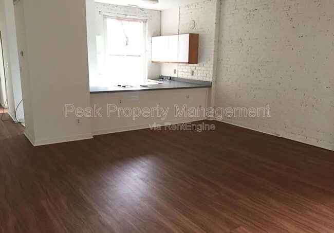 Building Photo - 308 W Broad St Unit C