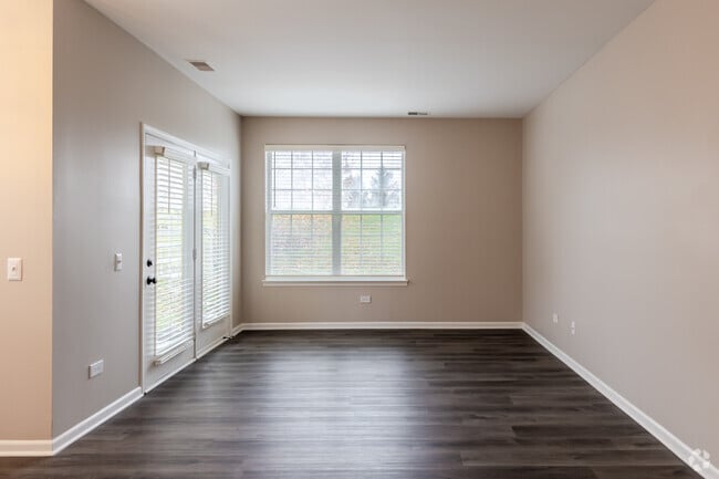 2BR, 2BA - 1,164SF - Living