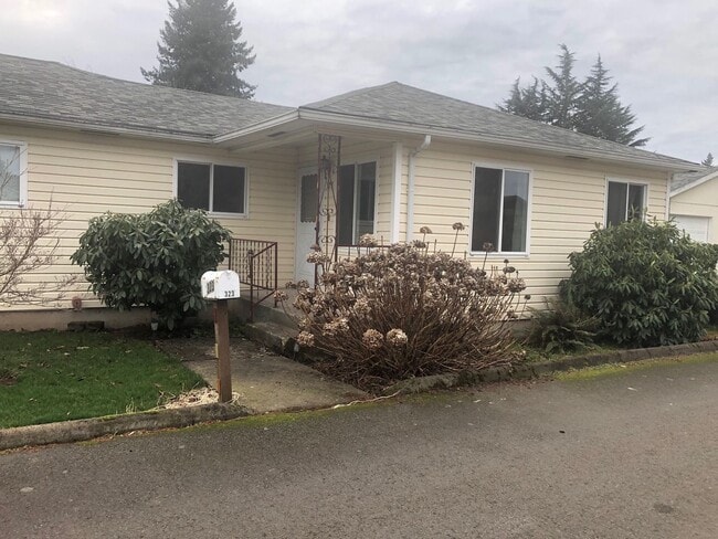 Building Photo - Lisa Johnson Duplex (LJ) Unit 323