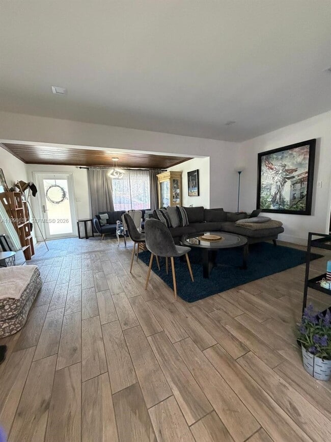 Photo - 1531 NE 15th Ave