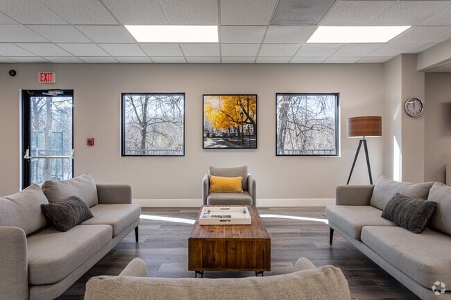 Lounge / Office