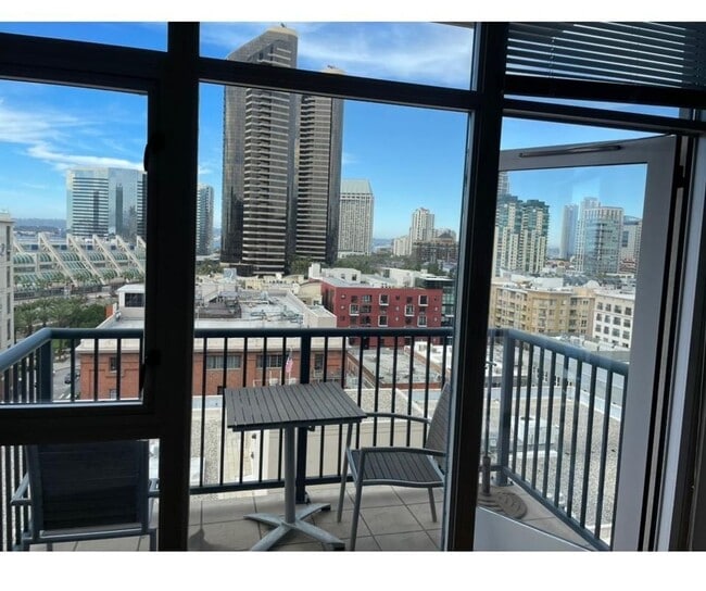 Photo - Downtown 1-Bed plus Loft 1bath 1 parking - Steps to Petco Park Unit 1111