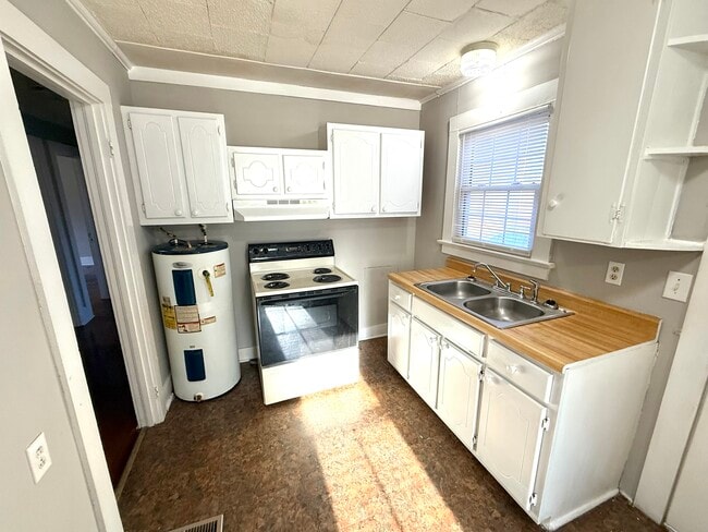 Photo - 100 Bowen Cir