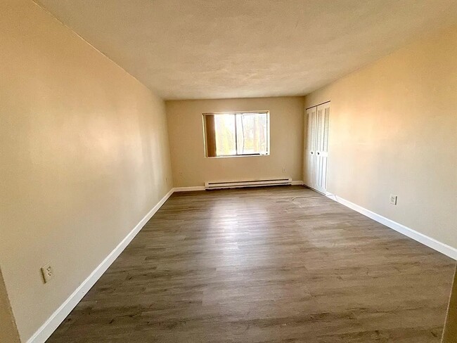 Photo - 915 Edgell Rd