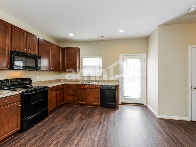 Photo - 4275 Oak Pointe Dr