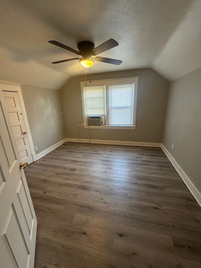 Photo - 4046 Taylor Blvd Unit #2