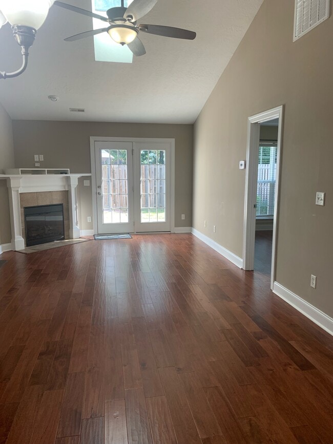 Photo - 154 Orchard Way