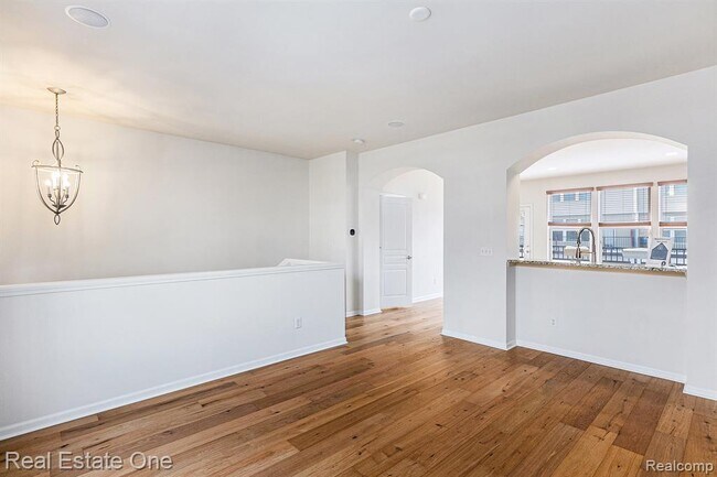 Photo - 27999 Middleton Dr