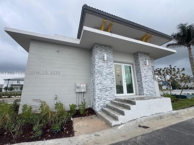 Photo - 705 SE 13th St Cir