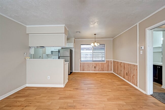 Building Photo - 4739 Parkland St