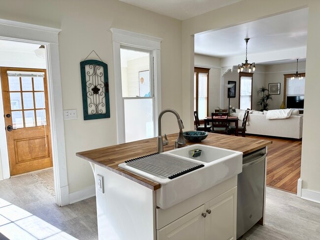 Photo - 348 Collyer St