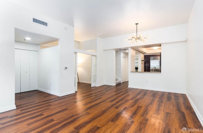 Photo - 489 Harrison St