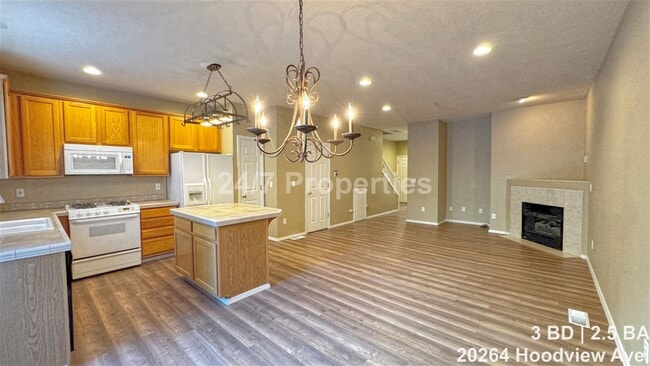 Photo - 20264 Hoodview Ave
