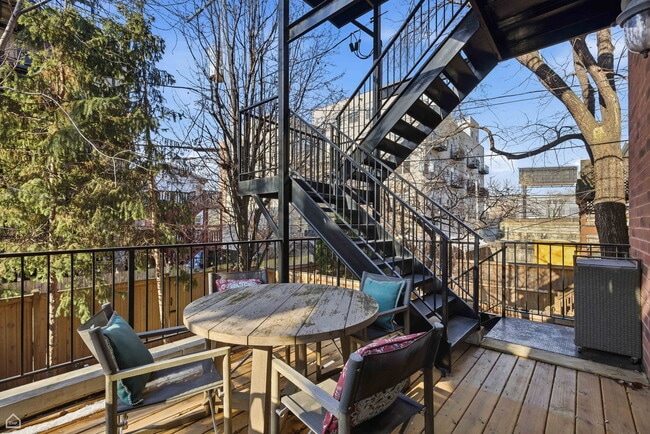 Photo - 952 N Racine Ave