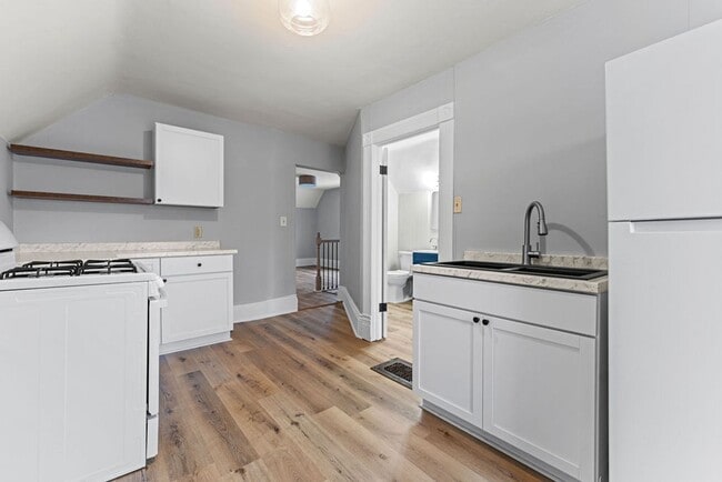 Photo - 506 E Parkway Ave Unit A- Upper