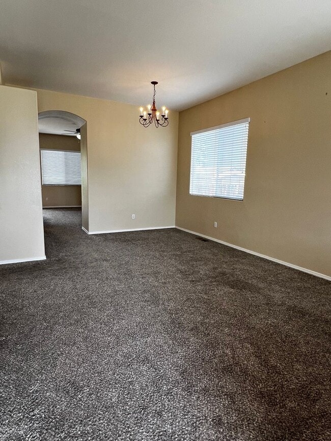 Photo - 1675 Brentford Way