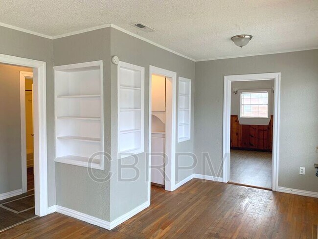 Photo - 2123 30th St